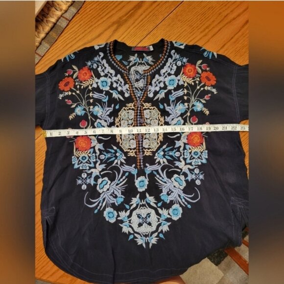 Johnny Was Johrdan Embroidered Blouse Black with Colored Embroidery Size XXS - Picture 10 of 13